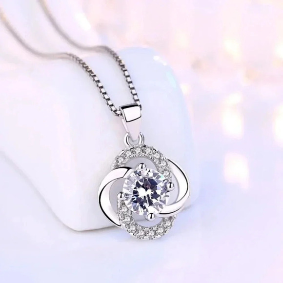 925 Sterling Silver Diamond Pendant Necklace - Picture 2 of 3